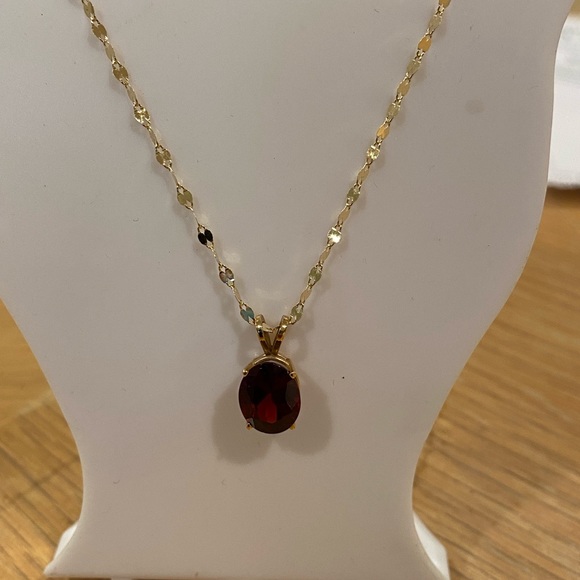 Solid Gold 2.25carat natural Garnet Necklace - Picture 2 of 6